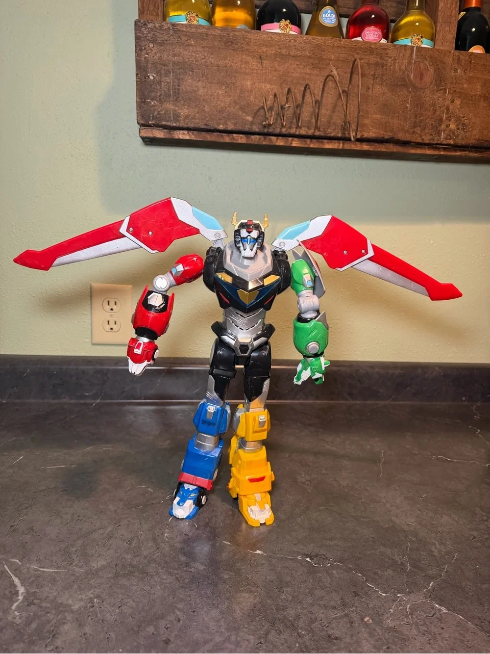 Voltron: Legendary Defender Ultimate 14” Electronic Figure Light Up Works 2017